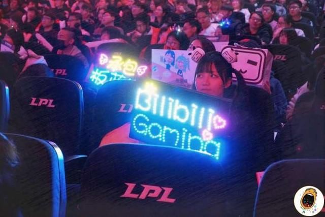 WE不敌BLG,赛后采访AJ解释为何金身的原因