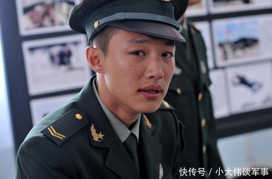 从农村走出来四期士官,退伍和转业该选哪个?!