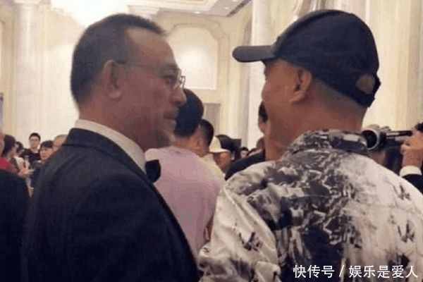 姜文邀请冯小刚和崔永元看《邪不压正》,冯小