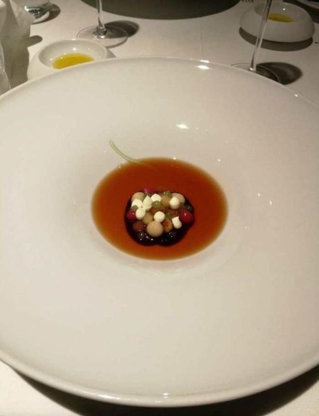 全球排名第一的米其林餐厅究竟是啥样?土豪花