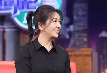 看50岁江珊近照,难怪让靳东深爱,连小15岁的他