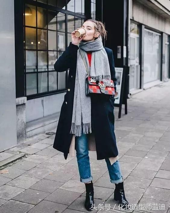你的大衣该配什么颜色围巾?