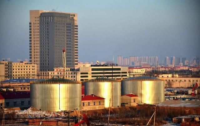 中国石油之都:累计生产18亿吨原油,相当于为全
