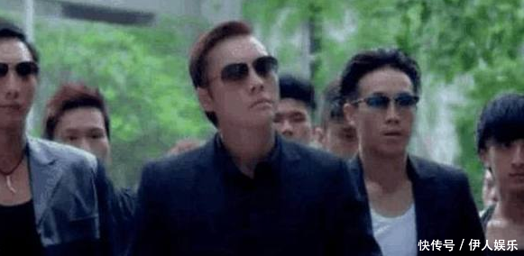 18岁就混社会,后成黑帮老大,靠手段凶残称霸一