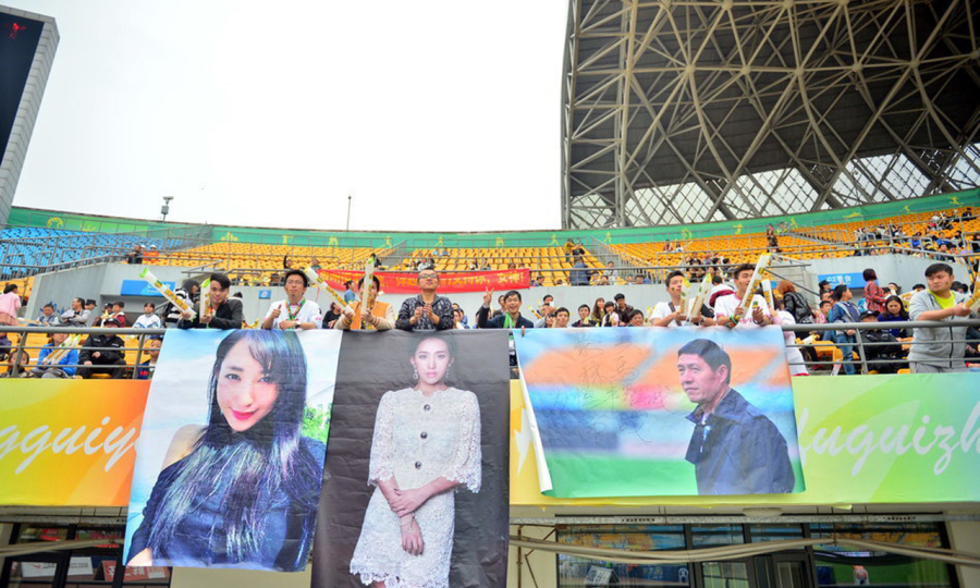 这位裁缝出身热情似火的美女老板，已经深深赢得了贵州球迷的芳心。