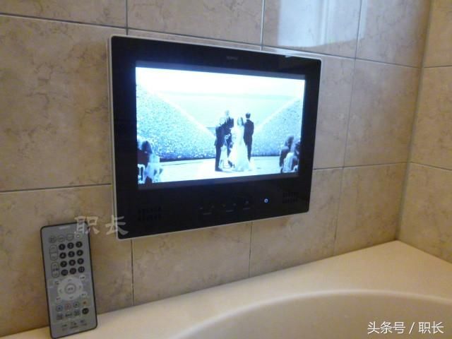 为何日本人装修要在浴室安装电视?而国内家装
