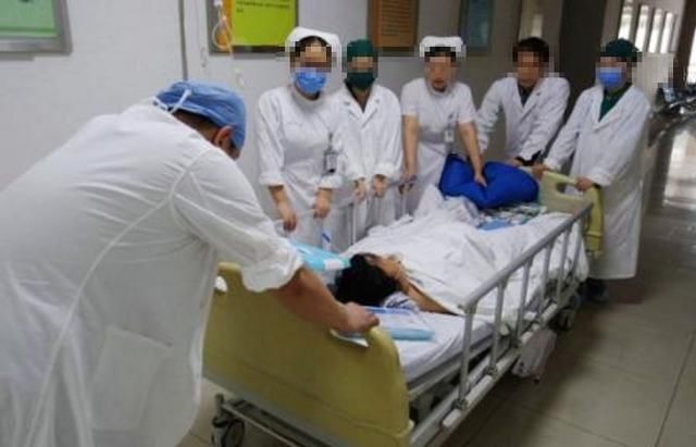 临盆孕妇摔倒大出血导致死亡,医生检查孕妇尸