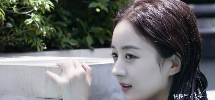 赵丽颖惊喜分享海边度假照, 性感泳衣身材有料