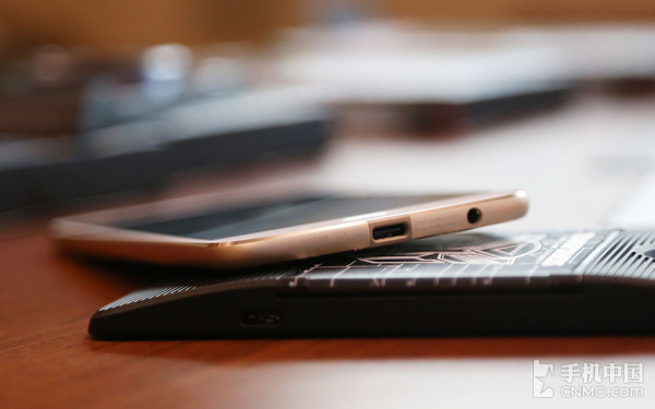 Moto Z2 Play首发评测:玩出个态度