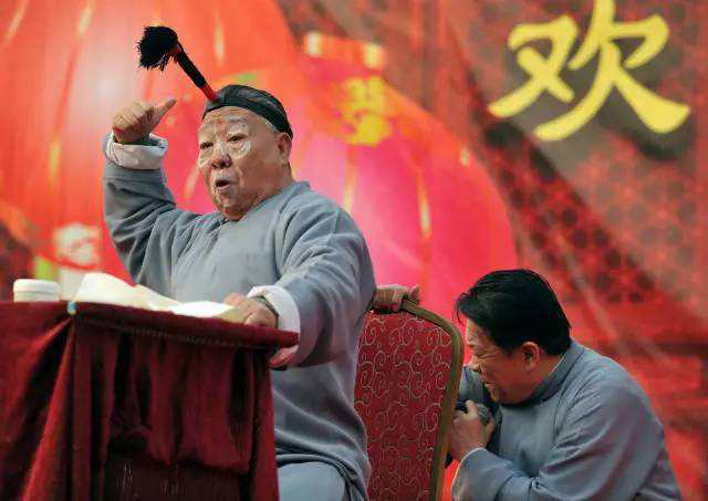 两个人一张嘴的曲艺形式,您见过吗?_北京时间