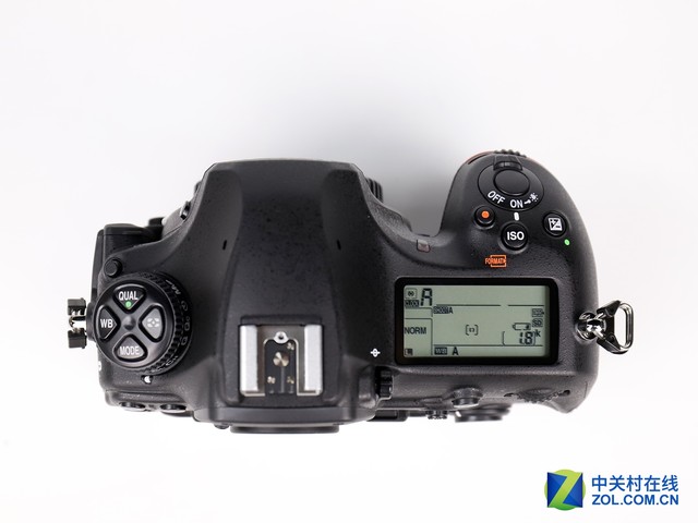 尼康全幅单反D850 手柄情况下可以连拍9张\/秒