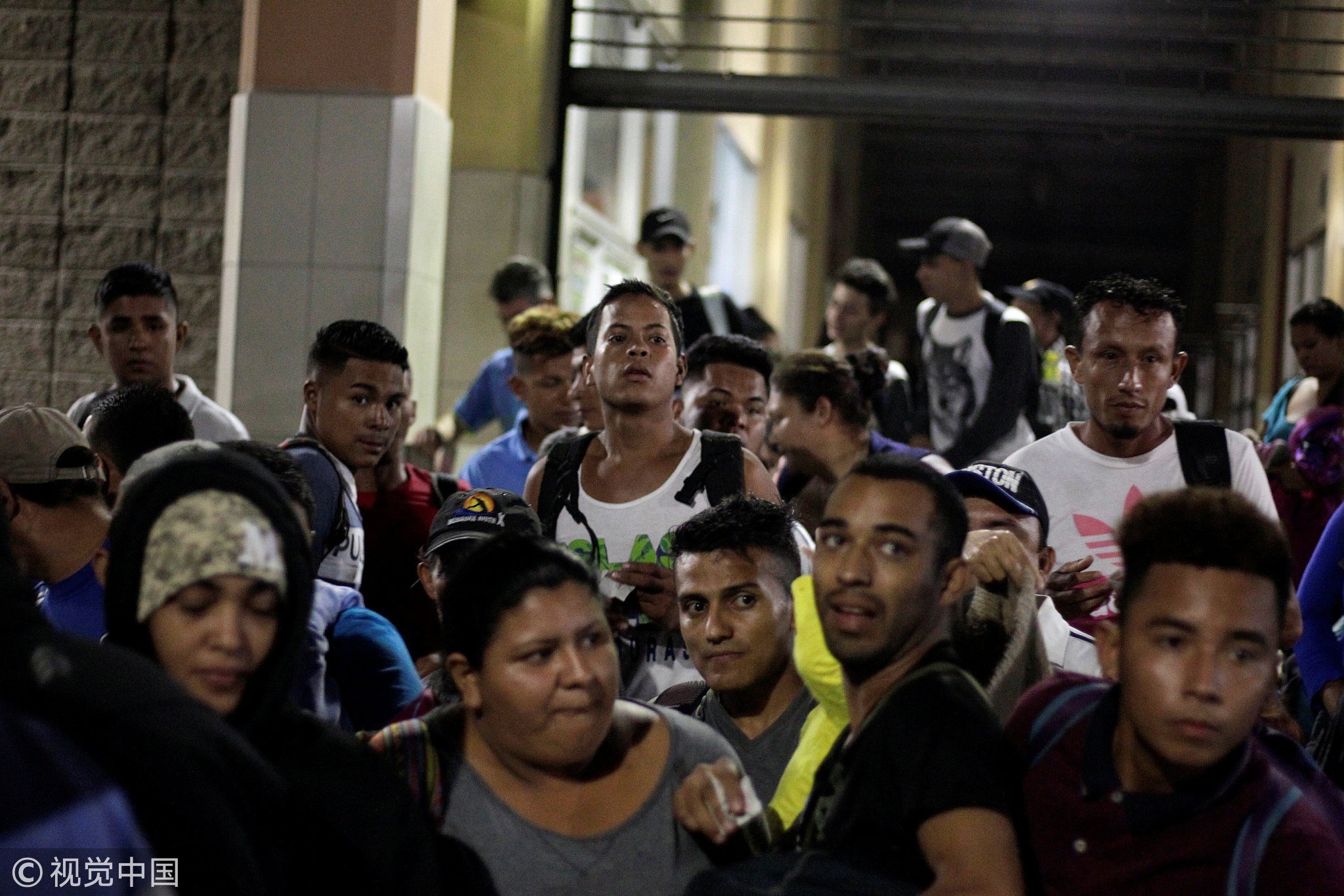 新一批洪都拉斯人加入移民潮 组团前往美国