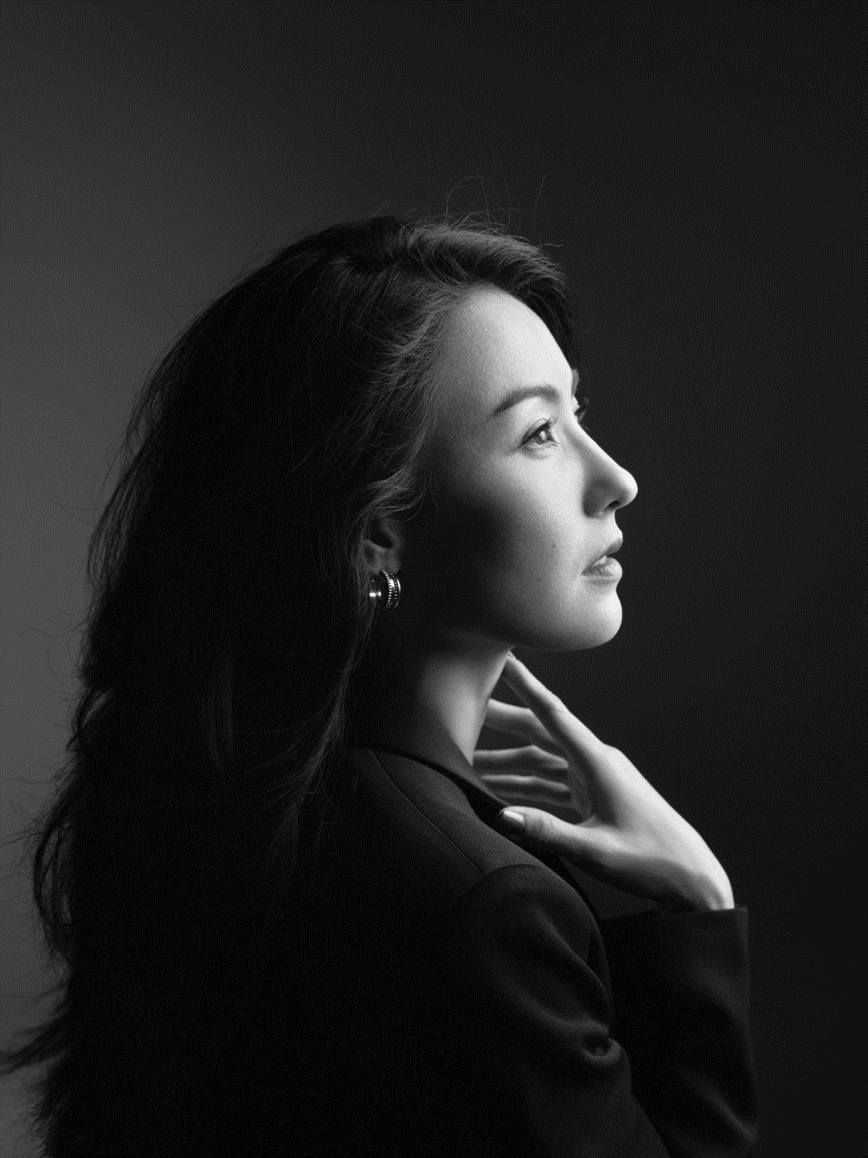 张柏芝黑白大片曝光 优雅知性韵味十足