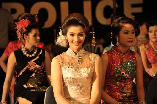 亚洲有个国家总人口6000万人, 华人有1000万,