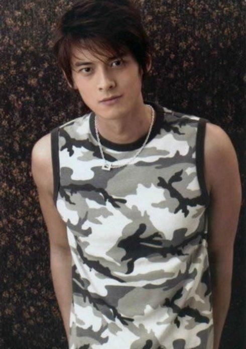 阮经天还火的台湾偶像剧男神,如今《谈判官》