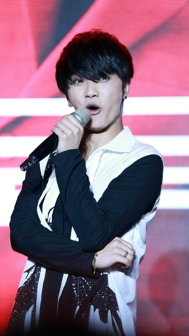 音乐圈对华晨宇唱功的真实评价,各路大咖褒贬