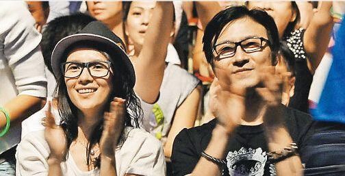 汪峰章子怡婚姻出现裂缝?街头相互指责,章子怡