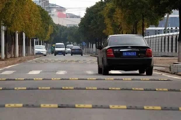 非牛顿液体减速带来了,开车遇到它一定要慢,不