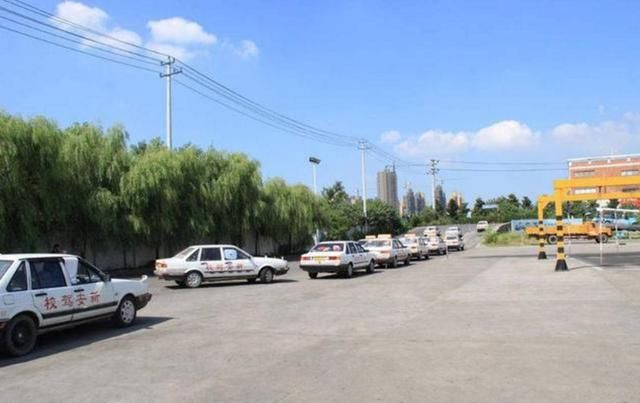 还未考驾照的又要崩溃了,自七月起,已考不起驾