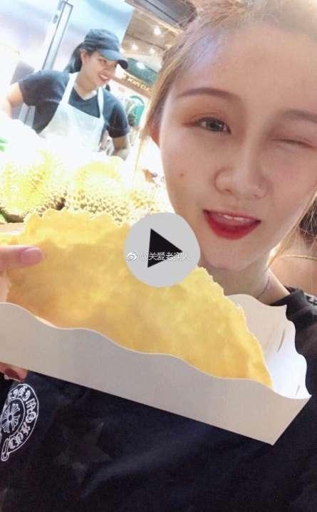 打LOL遇到女神级网友入迷,买iPhoneX跪求见面