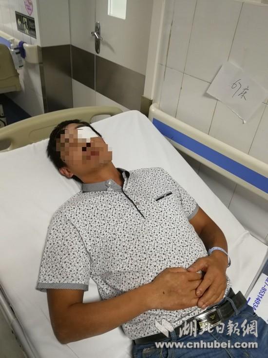 男子不配合快递实名登记 拳打快递员被拘留