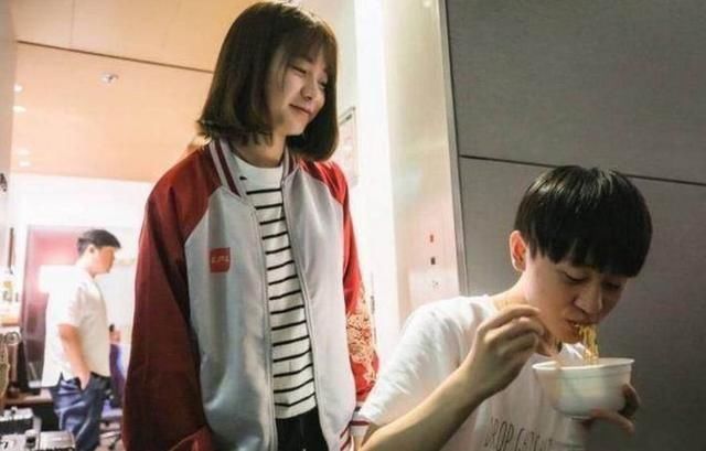 LOL:看了史森明身边的小姐姐,或许你会忘了R