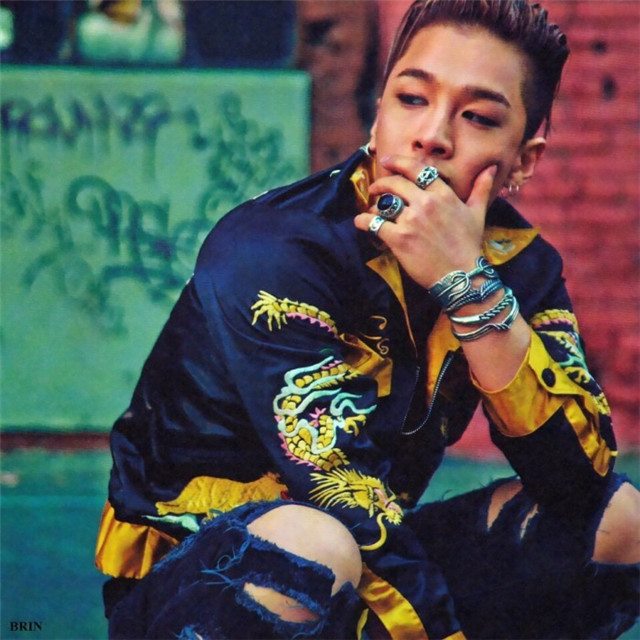 p崔胜铉,而当组合另一位成员taeyang(董永培)成为去年"全球最帅面孔