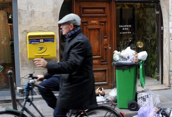 中国游客前往法国旅游,刚到巴黎就震撼了:我肯