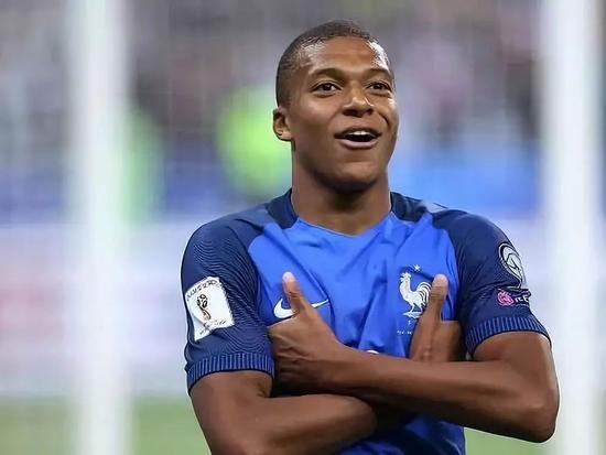 少年娘则国家娘 中国足球踢不好娱乐明星要背