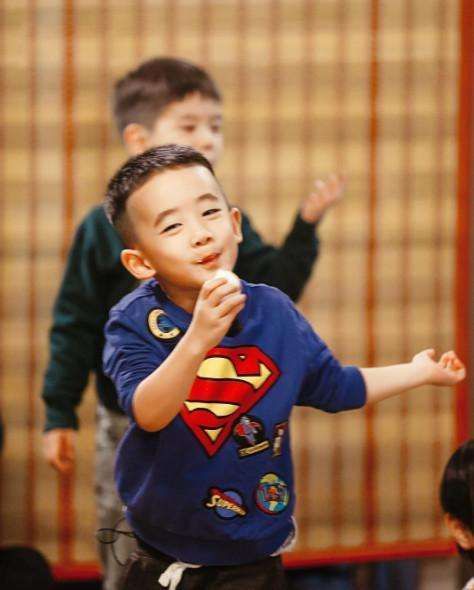 应采儿晒小小春与老公ps照, 陈小春一脸无奈好搞笑