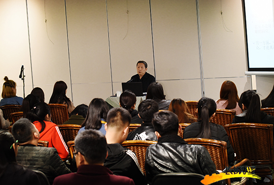 核心提示:王力平老师的讲座让网友们感到文学更加亲近了,让网友们更加