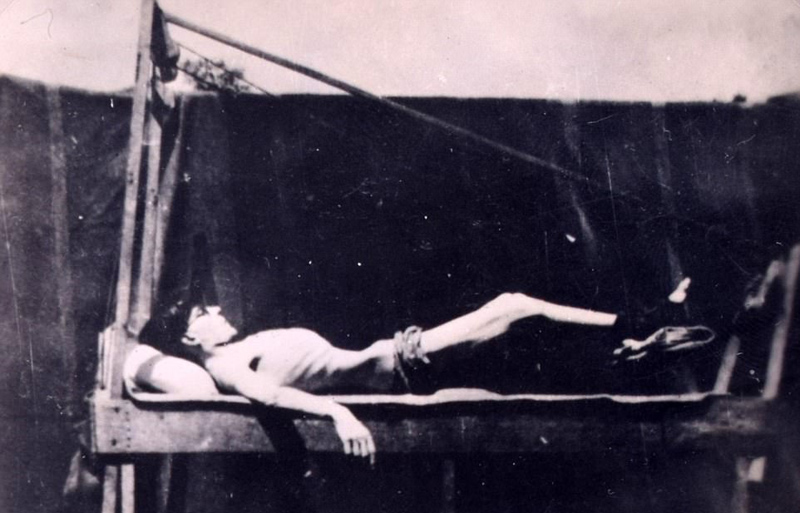 旧照揭二战英军在日战俘营受虐瘦成皮包骨