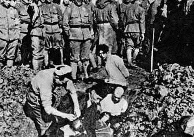 日本偷袭珍珠港,天皇说出自己的担忧,网友:东条