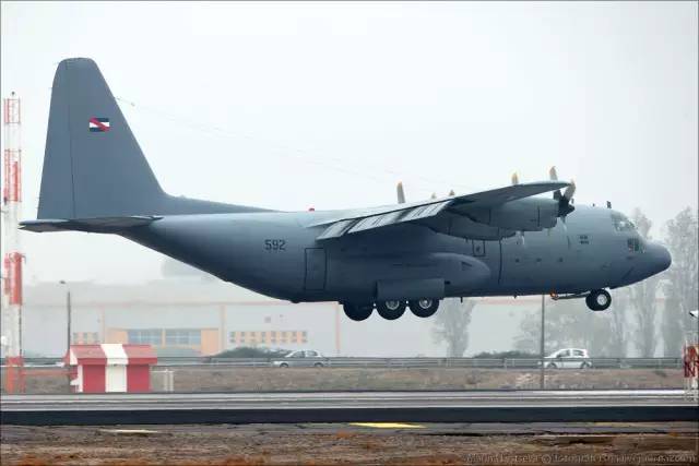 智利空军装备的塞斯纳ssj"传票"轻型飞机,采用了前掠翼的设计