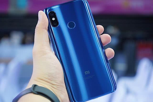 雷军确定小米8备货100万台,小米6跌至61元,疯