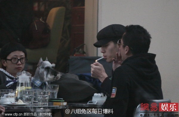 吴世勋黄子韬靳东吴亦凡连吸烟都这么撩