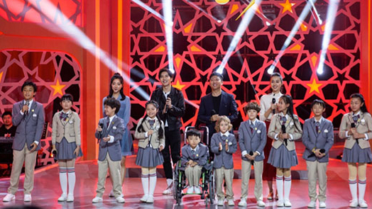 《音乐大师课》开学典礼下半场暖心唱响 纯真少年用歌声治愈心灵