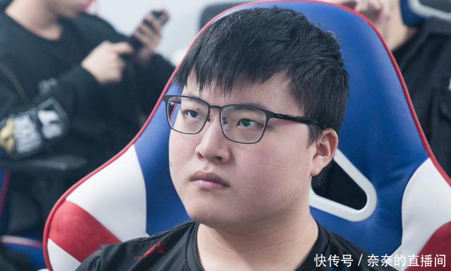 Rookie赛后采访:请用中文给我翻译,IG成员:他不