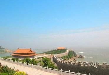 这座城市位于中国海陆交接的最东端,紧邻韩国