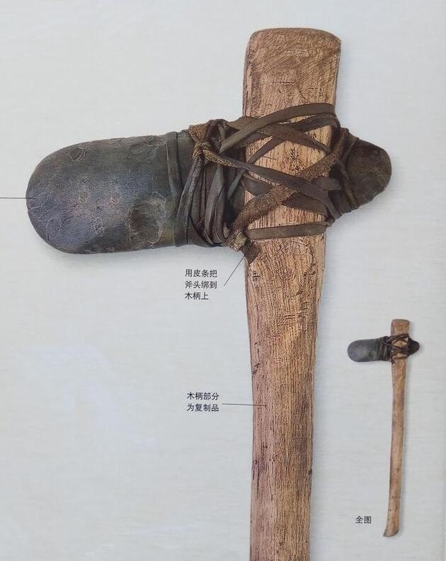 燧石是一种非常坚硬的石头,多见于白垩纪丘陵地带,破碎后自然形成锋利