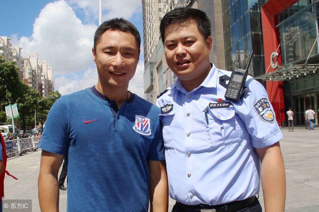 中国足球最疯狂的老板,亲自上阵踢球指导贾秀