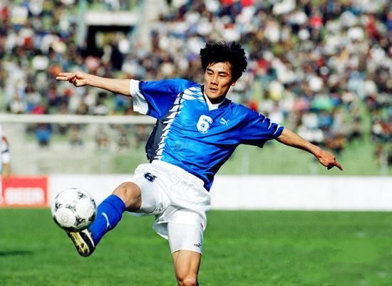 大连足球史上今天:1995年马林扳平小王涛反超