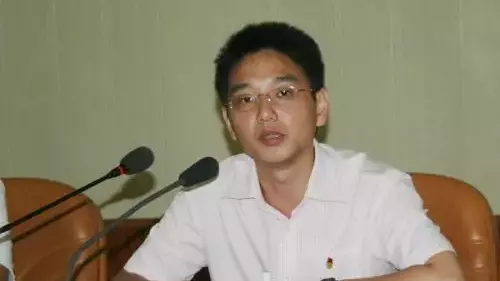 广东“80后”当选市委副书记,并被提名市长候选人 广东“80后”当选市委副书记,并被提名市长候选人