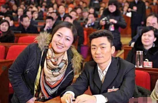 王宝强的新经纪人曝光,人美学历高,网友:王宝强有福了