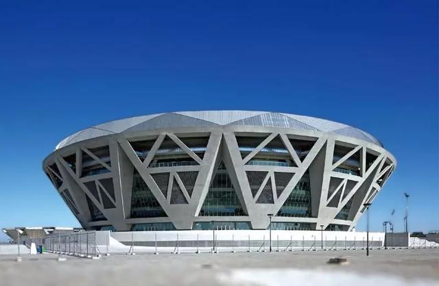 选手可以看到国家网球中心和奥森公园,绿化情况较好.