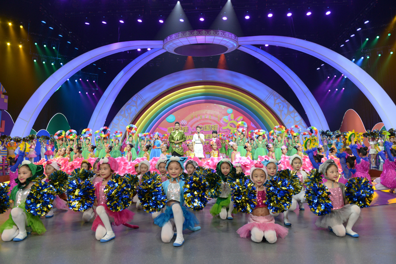2017内蒙古"六一"主题文艺晚会举行
