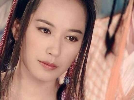 47俞飞鸿上节目,问及为何不结婚,她的回答堪称