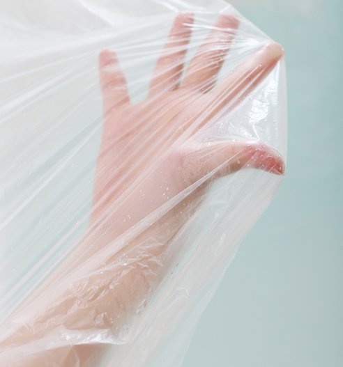 老公从日本回来,行李箱竟然有怪东西,原来现