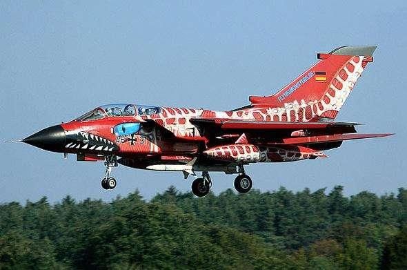 这款西方最先进攻击机为何没能落户中国:歼轰