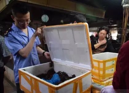 市场监管局检查了市区几家龙虾馆 你常去的这